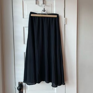 Babaton pleated black skirt
